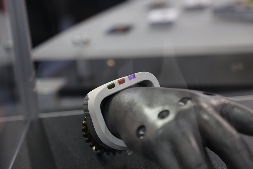 20150109095338-CES_LINK_INDIEGOGO5