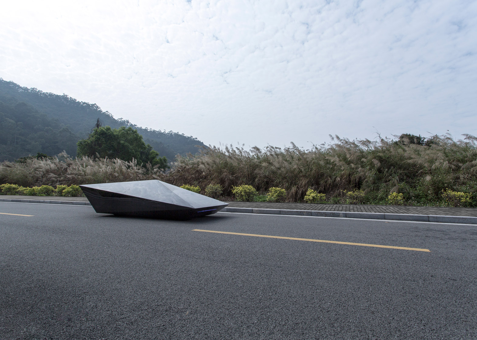 Lo-Res-car-concept_United-Nude_Lamborghini_dezeen_1568_1