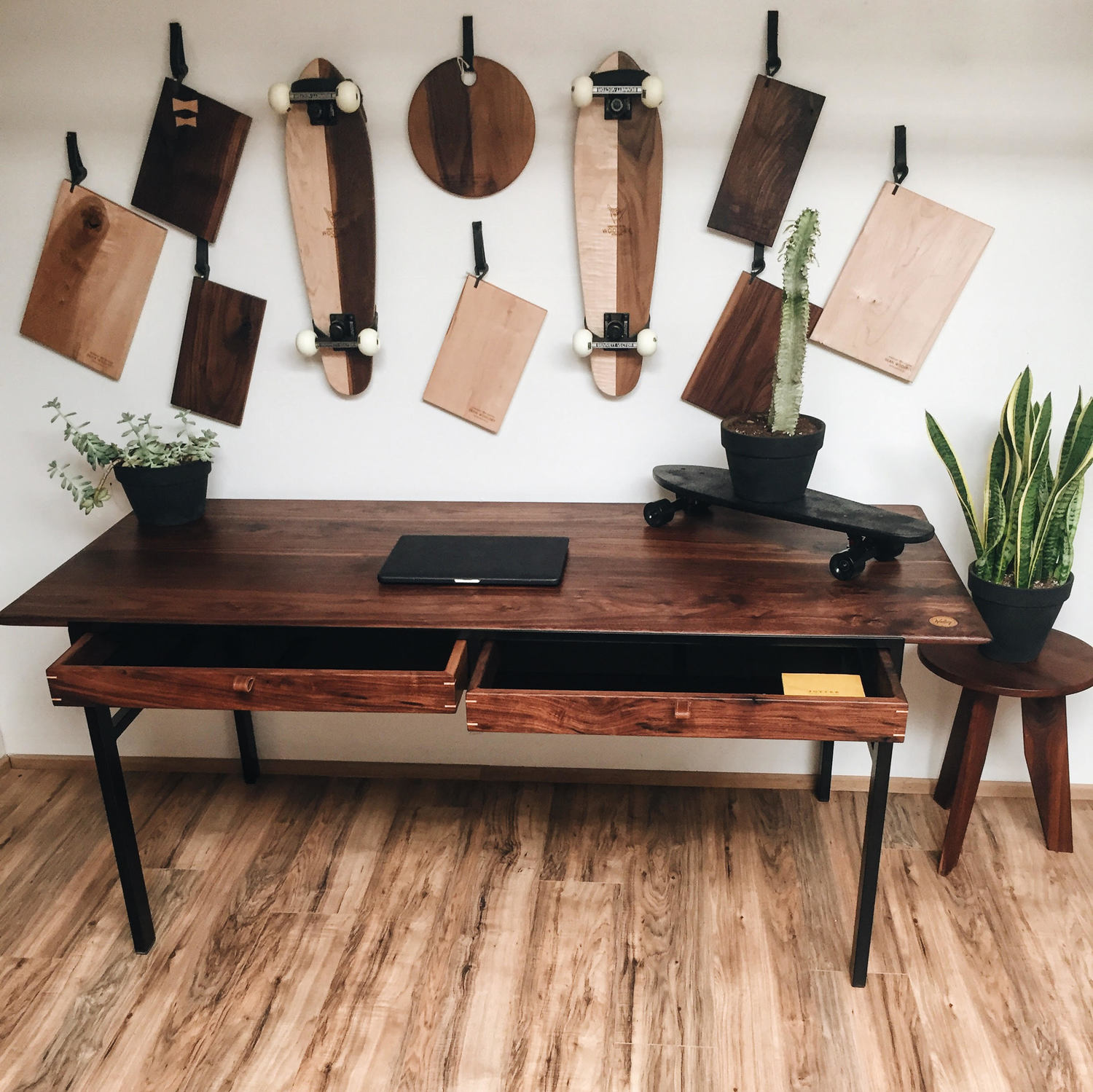 WOOLSEY-FOVERVERBLACK2