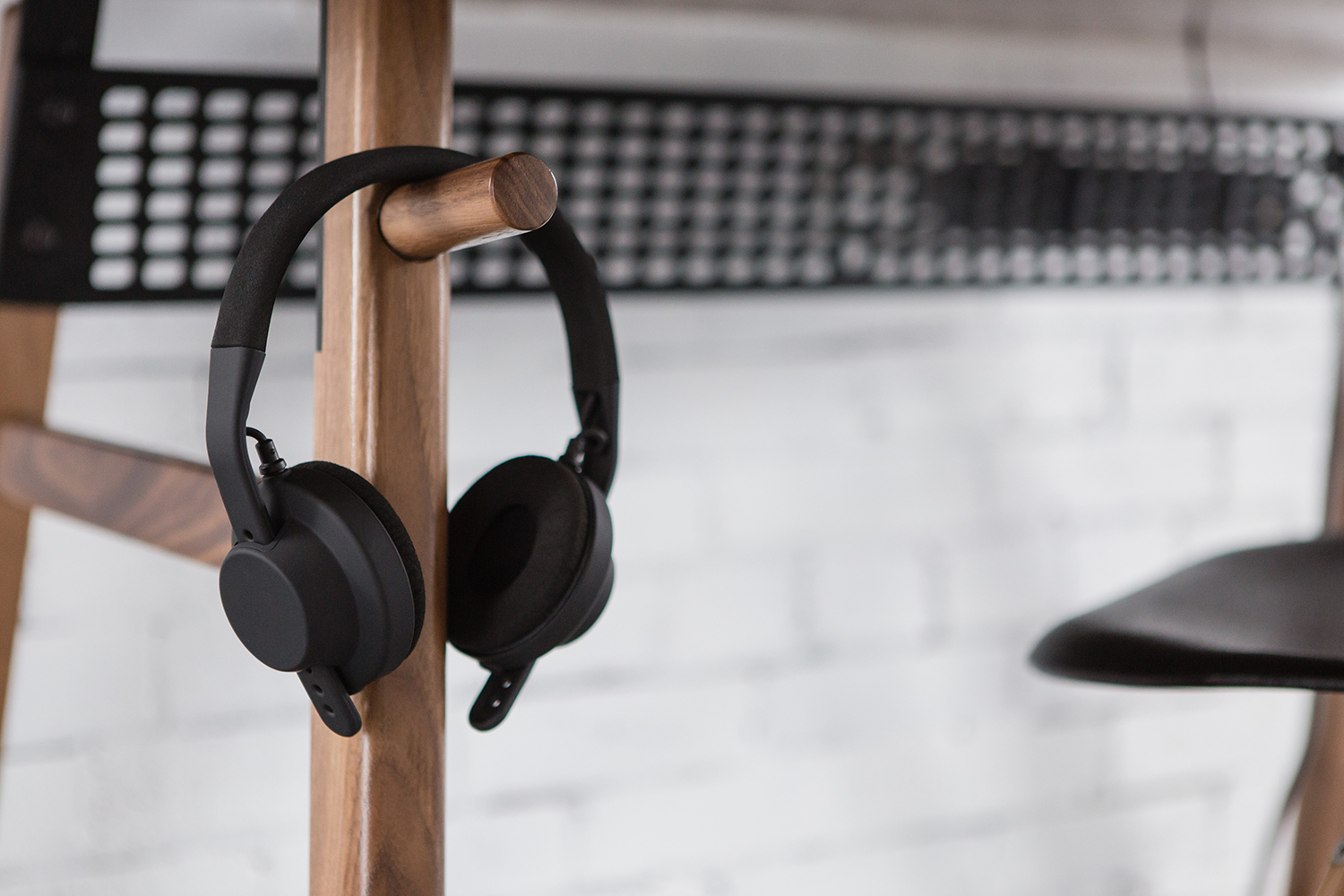 artifox_desk-02_walnut_gallery_07